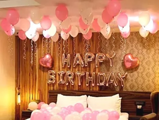 Rose-Gold-Birthday-Theme-Balloon-Decor-main_1621596781.webp