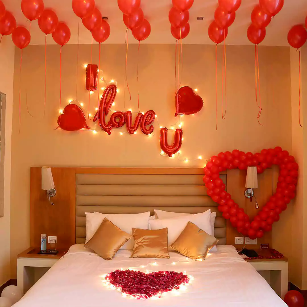 special-i-love-you-balloon-decor-main_1705487714.webp